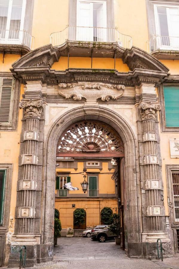 Suite Piazza Del Gesu By Domusextra Неаполь Екстер'єр фото